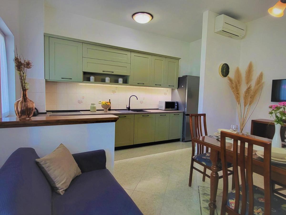 Cozy Apartment Mandula Orsera Esterno foto