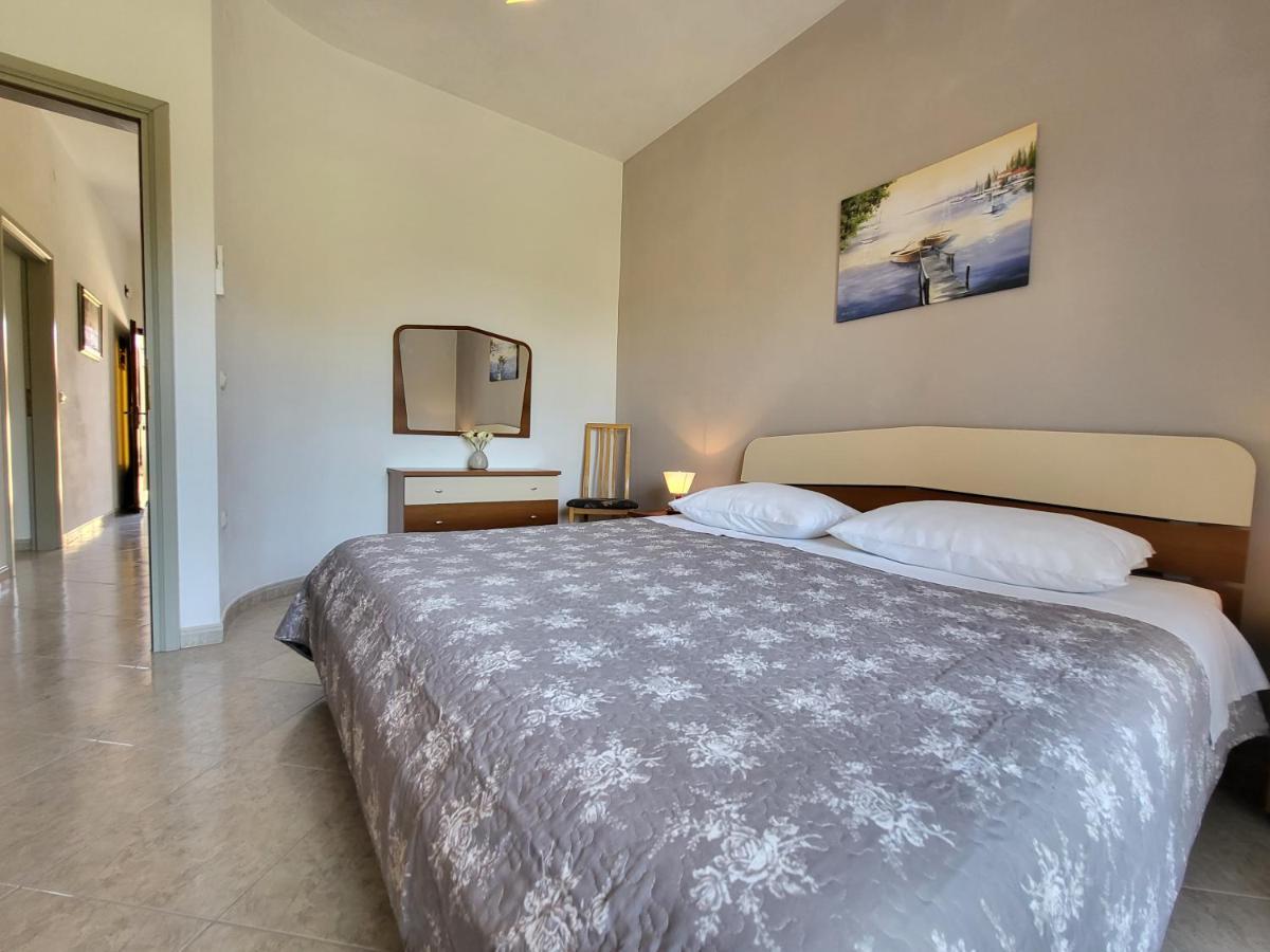 Cozy Apartment Mandula Orsera Esterno foto